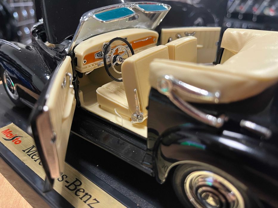 Метален  колекционерски модел MERCEDES-BENZ 300C 1955 г. 1:18 мащаб