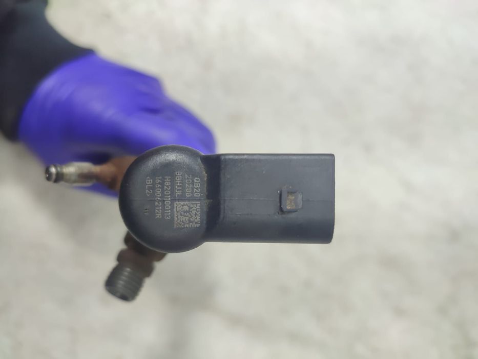 Injector 1.5 dci k9k 166006212R Mercedes-Benz GLA-Class X156