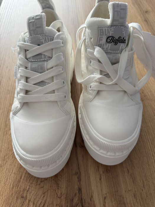 Промо цена! Ниски кецове Buffalo 37 бяло