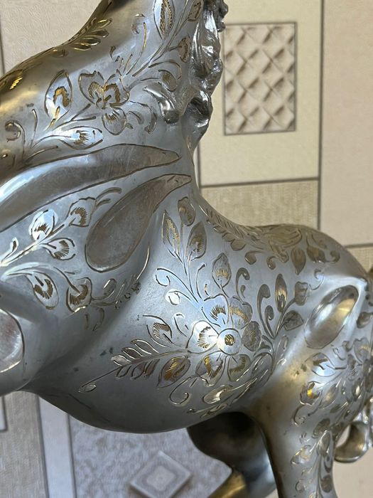 Продам статуэтку