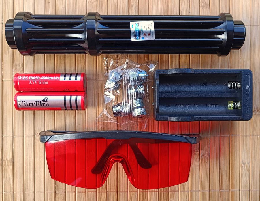 Мощен лазер 50000mw 450nm Gatling Burning / 5 приставки /