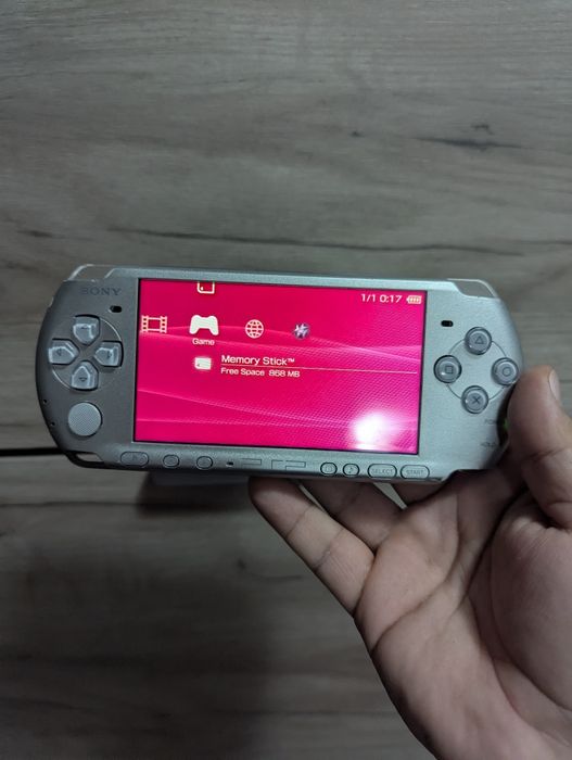 Psp 3004 gri complet  modat cu jocuri