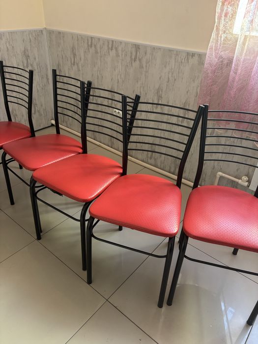 Продаются стулья в хорошем состояниим