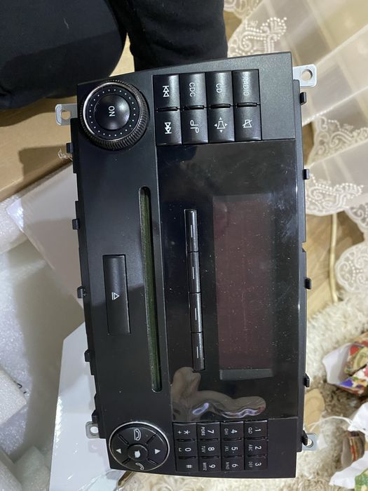 Радио  CD  player медия Мерцедес Ц класа