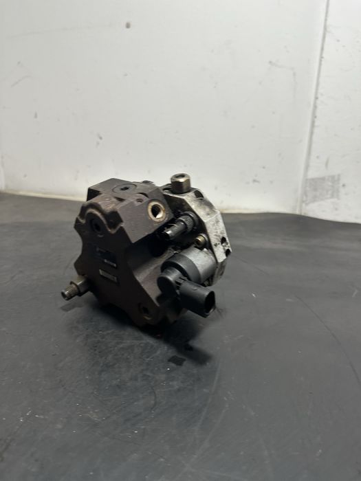 Pompa inalta presiune BMW Seria 3 E90 E91 320d 2.0 diesel 330d M57 M47
