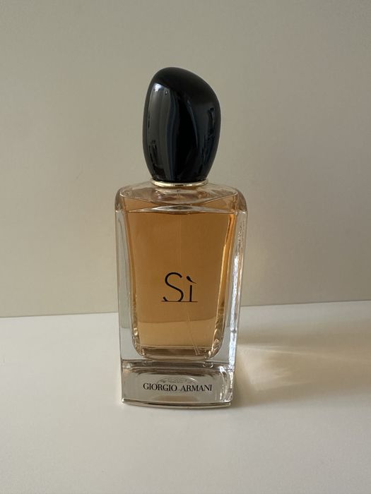 Продам духи новые Armani