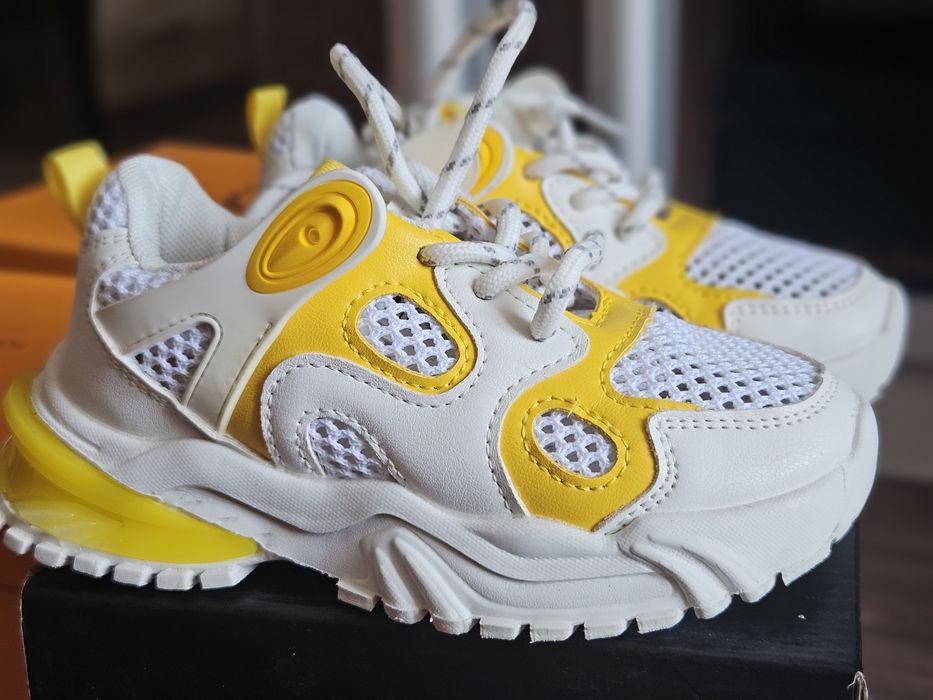 Очень классные кросы 30р