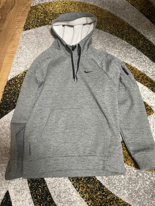 Bluza Nike (nu adidas ,nu armani ,nu palm angels)