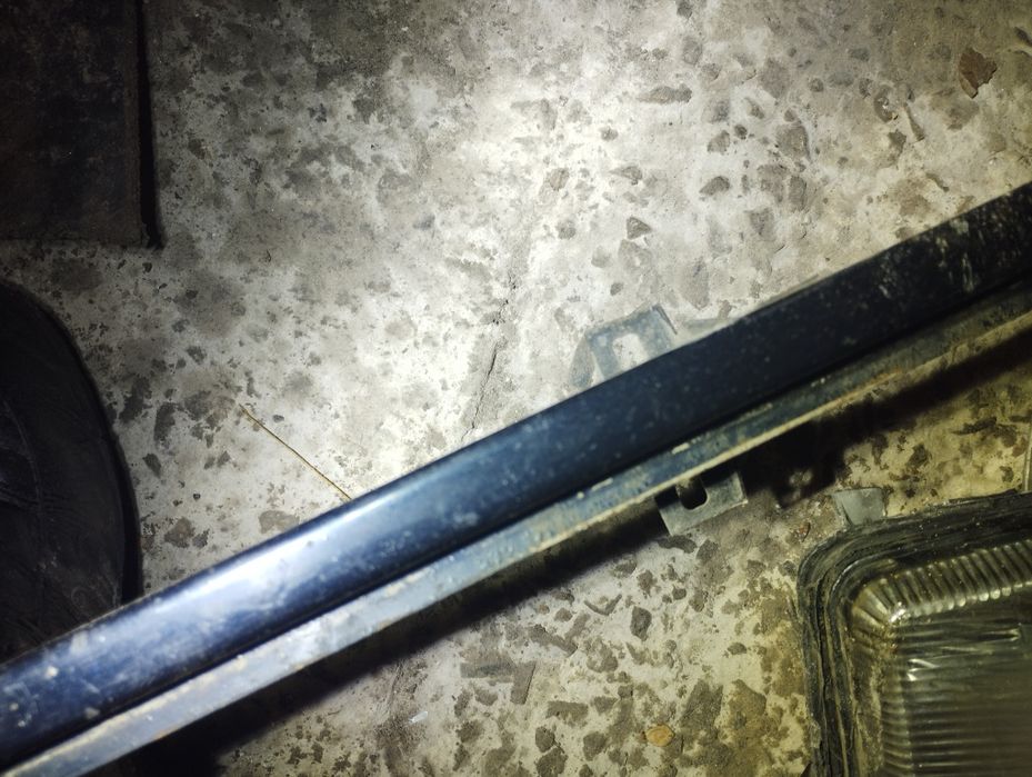 Сабля Audi 80 B4