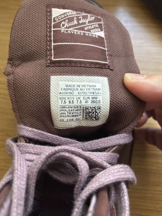 Продаётся новая обувь  «Converse»