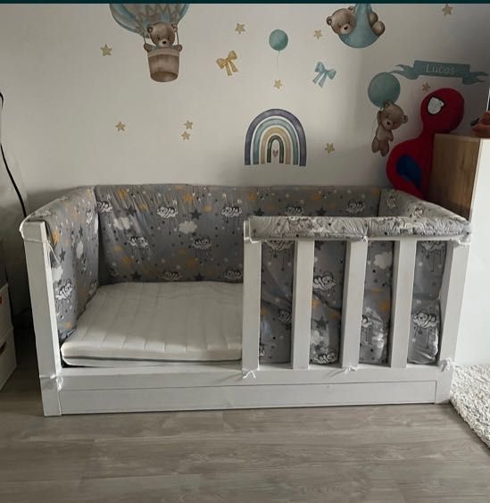 Patut Montesori cu tot cu saltea si protectii