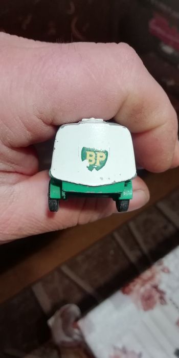 Метална количка мачбокс англия цистерна за гориво