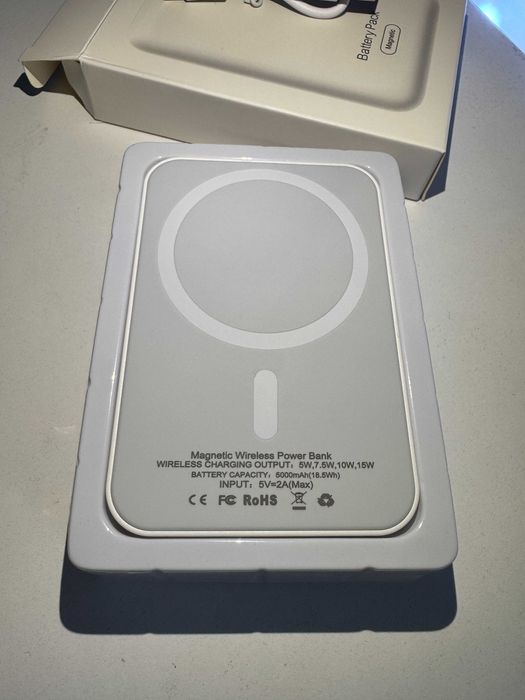 Powerbank MagSafe 5000mAh, nou in cutie