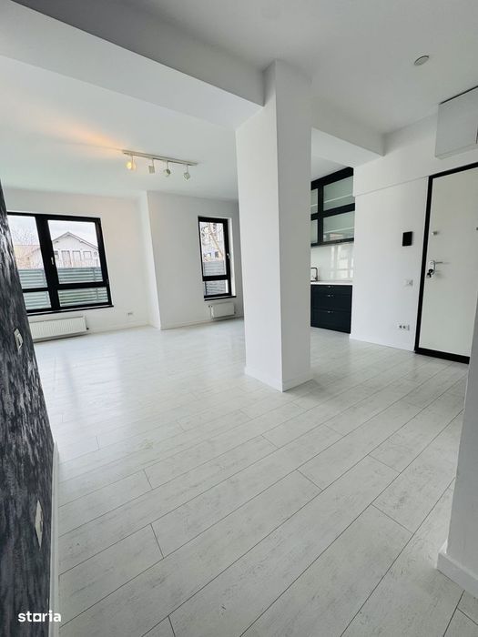 Închiriez apartament 3 camere, curte și loc de parcare