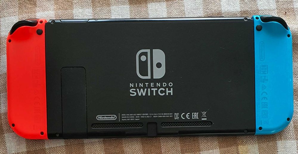 Nintendo Switch OLED + 3 игри