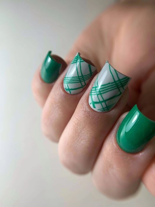 Маникюр и педикюр