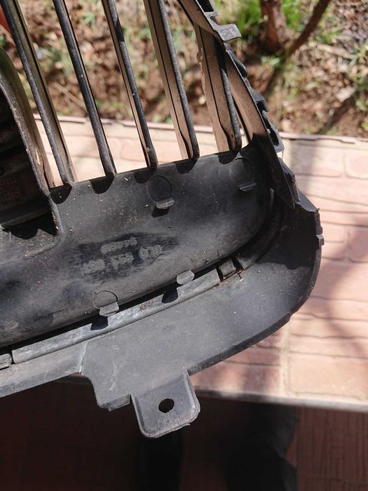 Vand grile Seat Ibiza si proiector din dezmembrare
