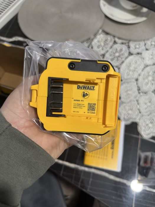 Dewalt , Milwaukee , Bosch- corp nou fara acumulator