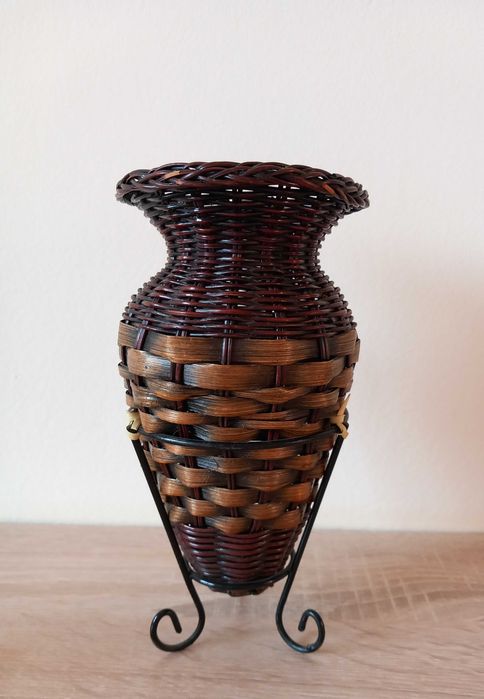 Нова декоративна ваза