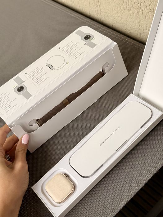 Apple Watch Series 10 Titanium 42mm GPS + Cellular