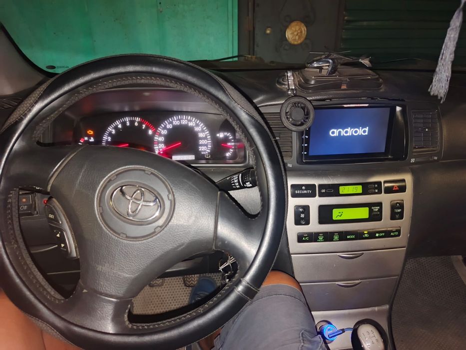 Авто Toyota Corolla