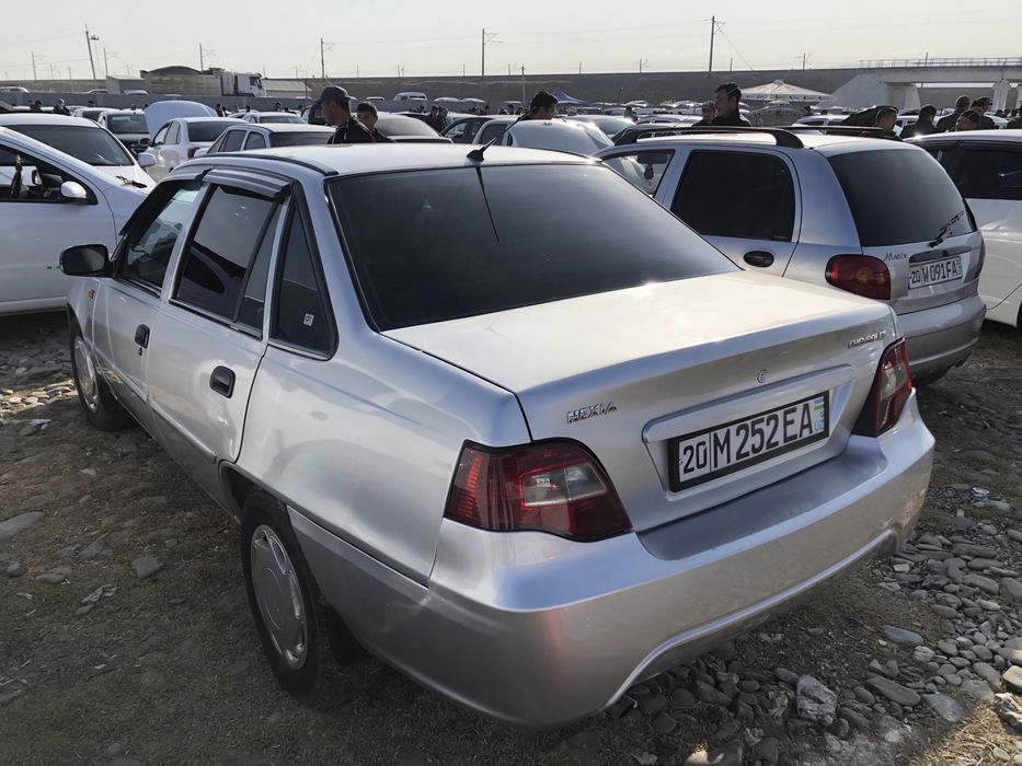 Nexia 2 сонс 2010 сотилади