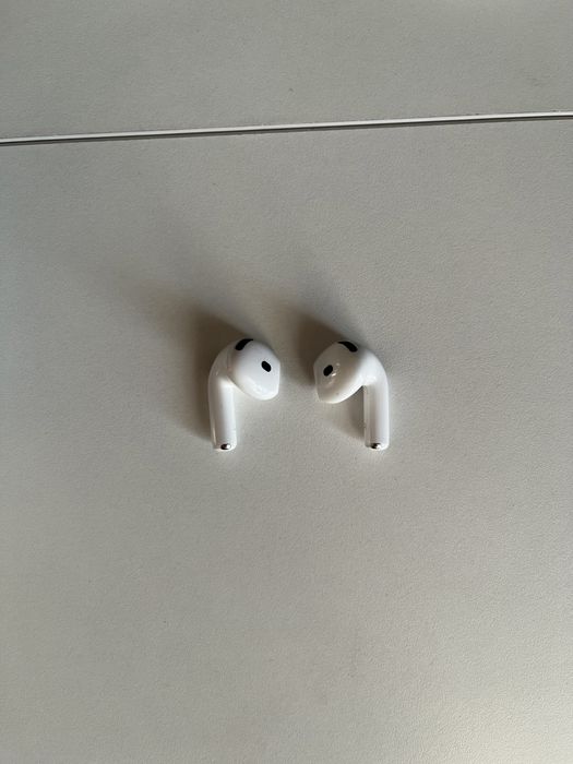 Apple Airpods 4 поколения