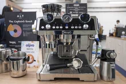 Рожковая кофеварка DeLonghi EC9865.M La Specialista Maestro