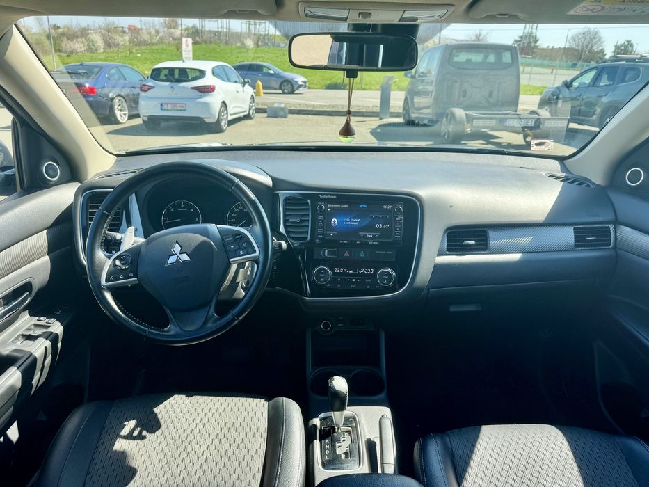Mitsubishi Outlander 4wd, automata , an 2014 , diesel, 7 locuri