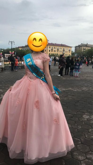 Продаю платье на выпускной