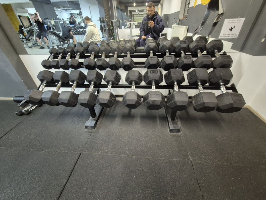 Set complet gantere 2,5kg-25kg cu suport inclus !!!
