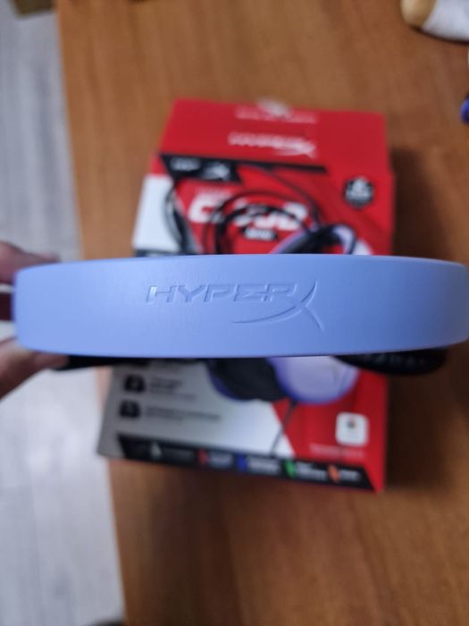 Vând căști in conditii excelente