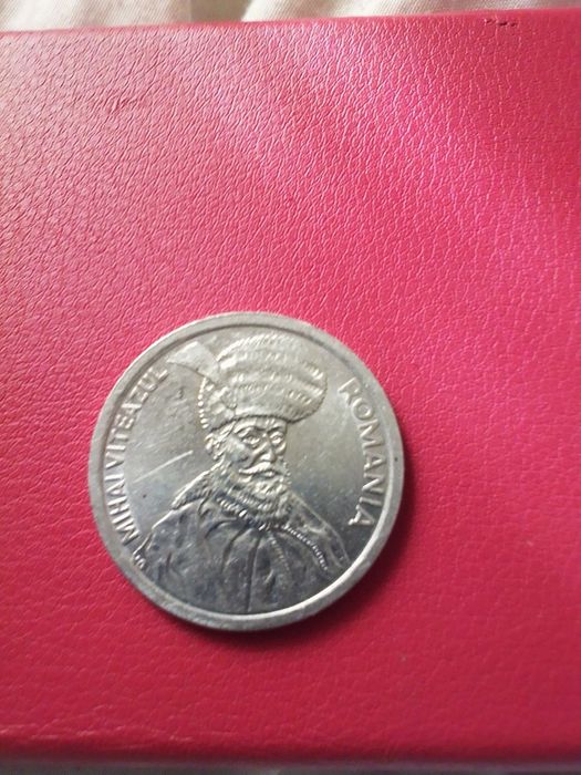 Vînd moneda 100lei an 1993 aștept oferte