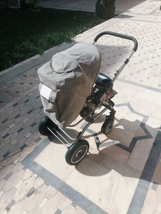 Детская коляска для детей.