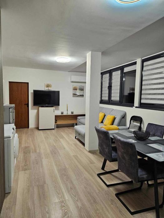 Дава се под наем Тристаен апартамент в Бургас, Център - 90 кв.м за 1100 € - Снимка #13