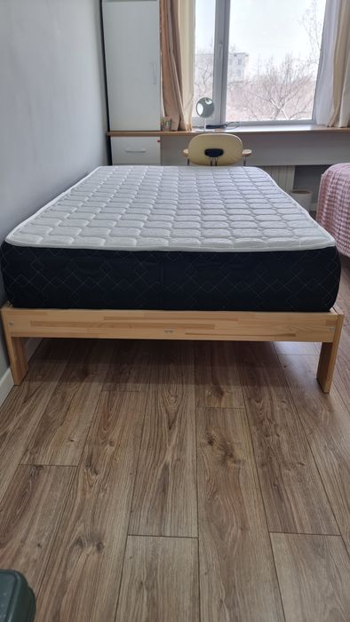 Кровать ikea ( дуб)