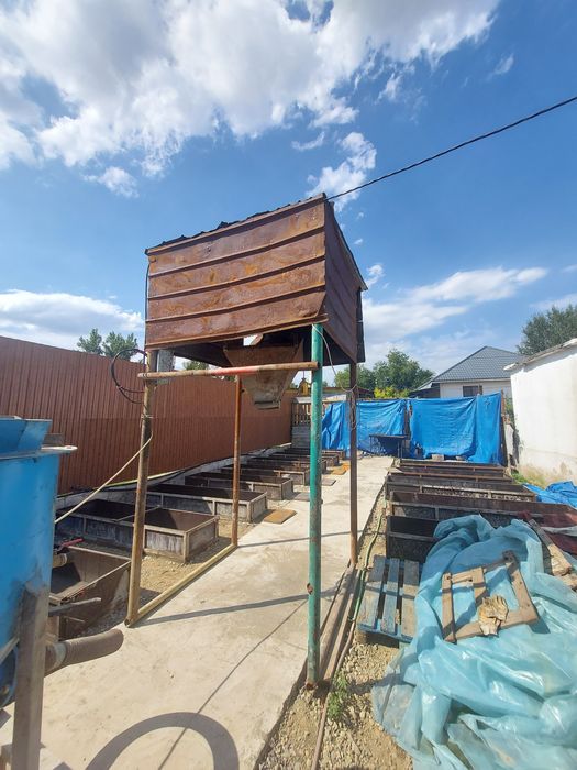 Лебёдка Бункер для сыпучих материалов