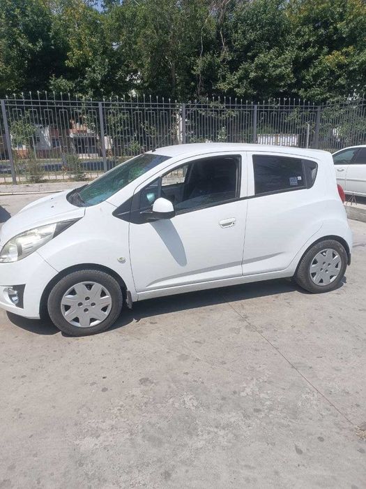 Продам chevrolet spark 2011