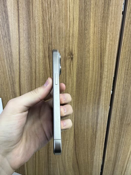 Iphone 15 pro natural 256 gb 80%