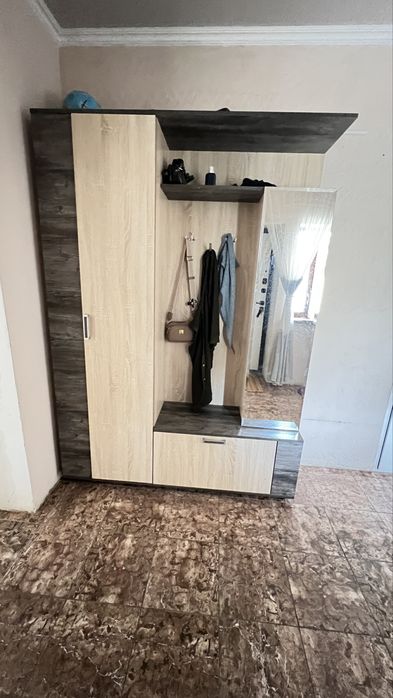 Продам шифонер и прихожку