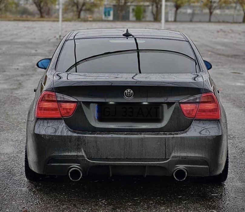 Difuzor Fusta Evacuare BMW E90 E91 335d 335i cu nervuri negru lucios