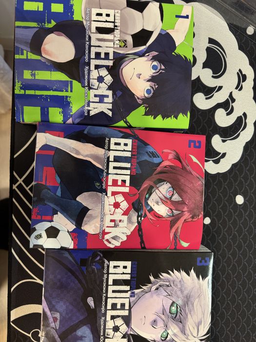 Продам мангу блю лок