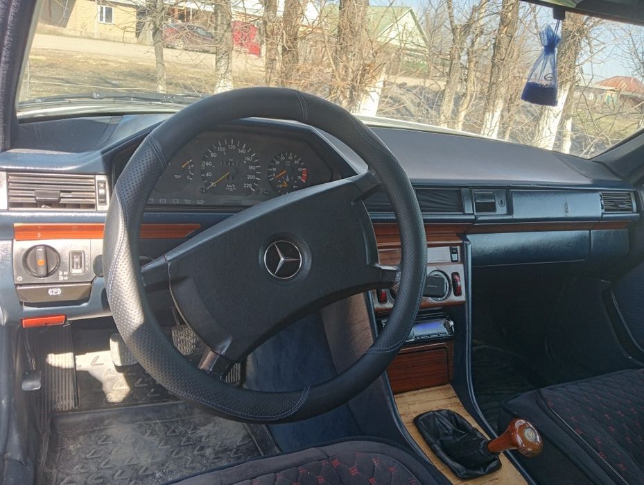 Мерс 124  обмен бар