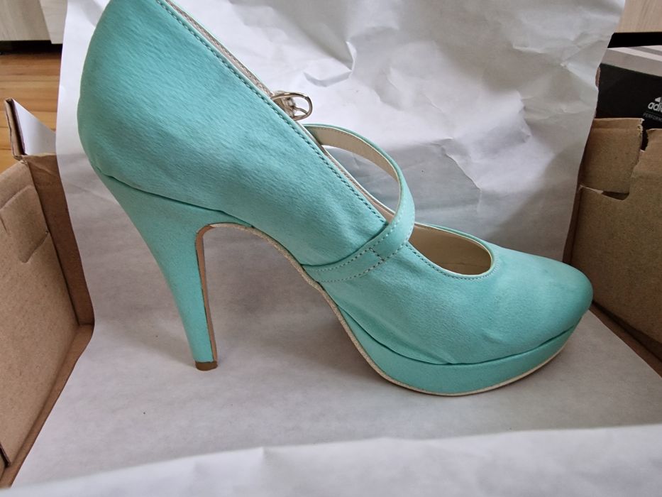 Високи токчета - мента