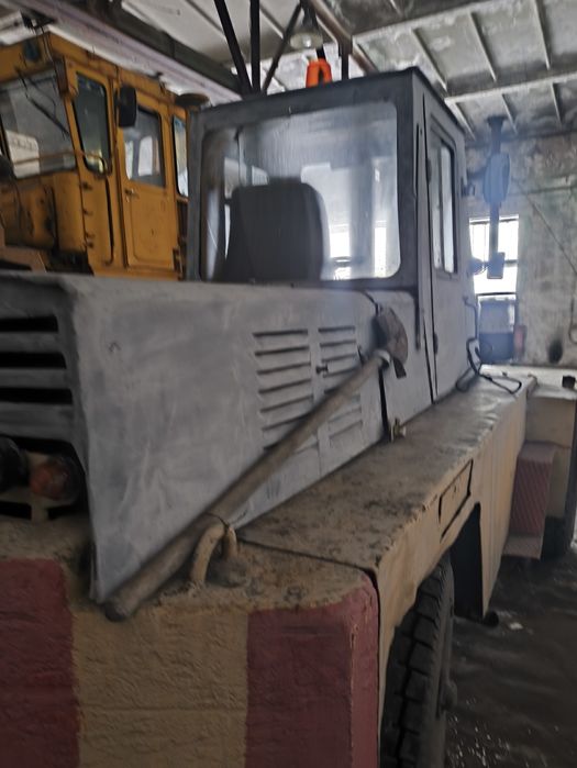 Вилочный автопогрузчик Львов 5 тн