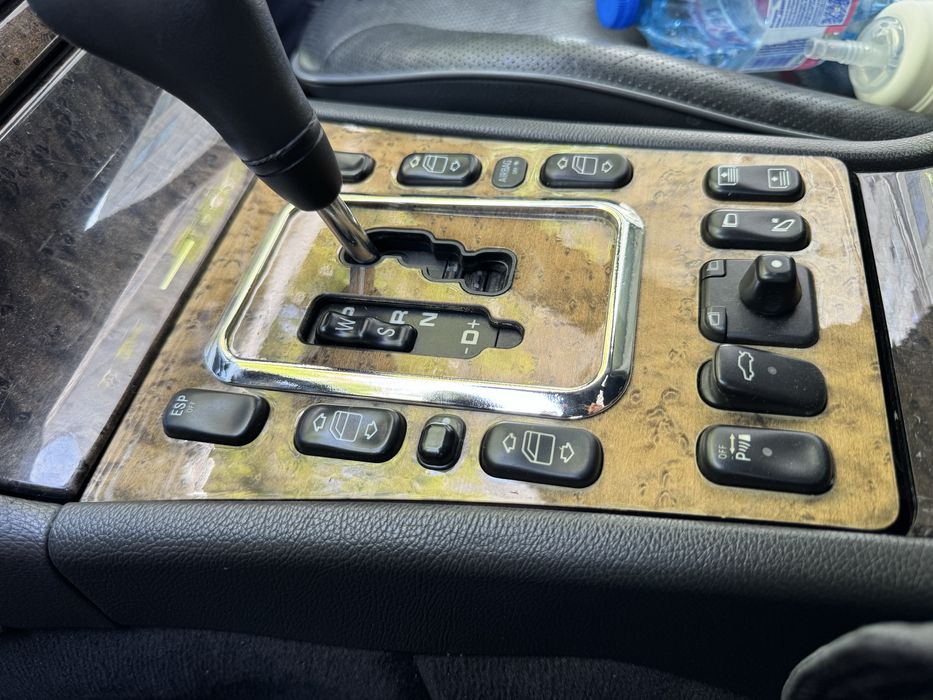 Хромирана ринг около скоростите mercedes w210