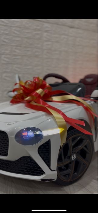 Продаётся детский электромобиль Bentley.