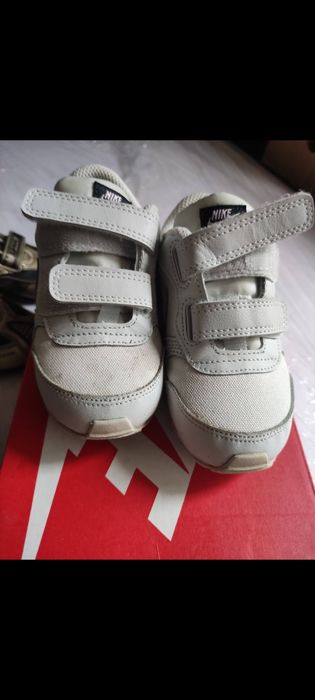 2 чифта маратонки Найк 26 номер