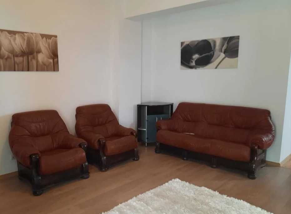 Дава се под наем Тристаен апартамент в Пловдив, Център - 77 кв.м за 204 € - Снимка #1