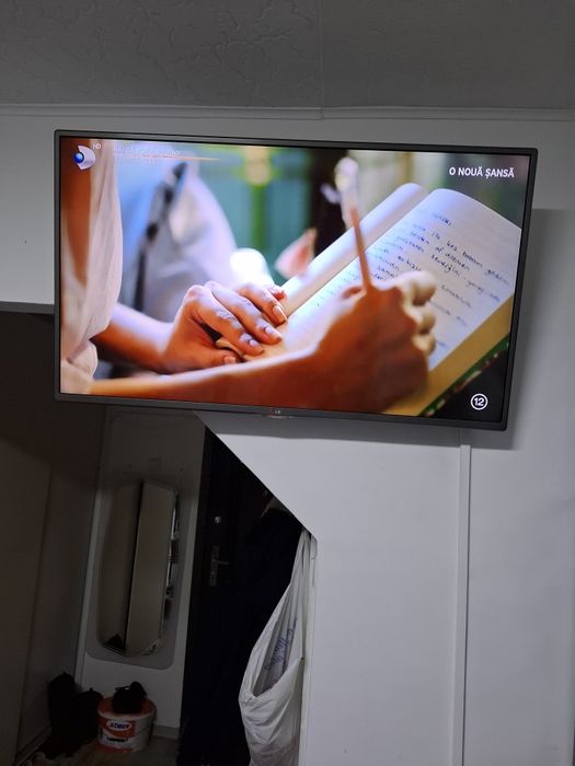 Televizor Led  LG 42 inch (108 cm) model 42 LB 5610